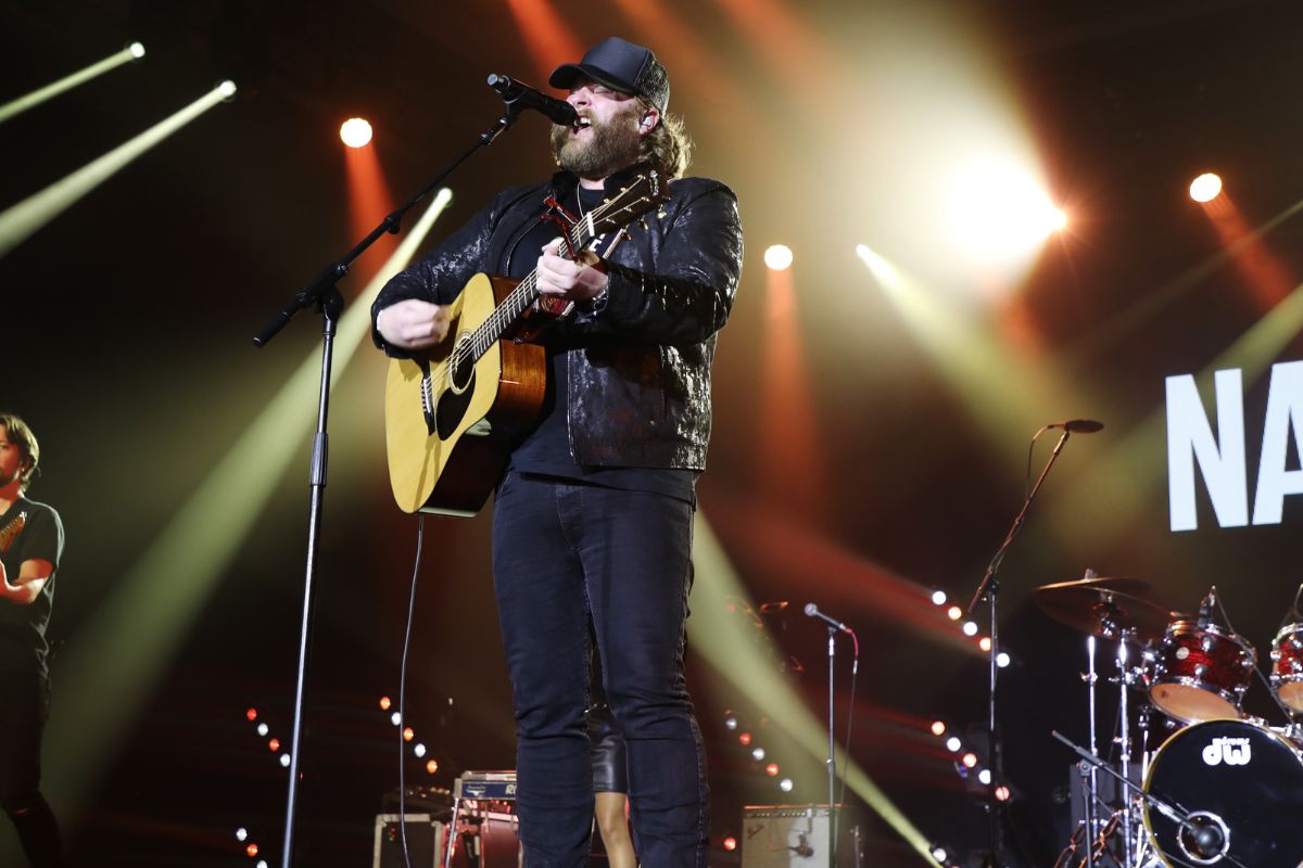 country-singer-cancels-4-more-concerts-after-continued-health-struggles