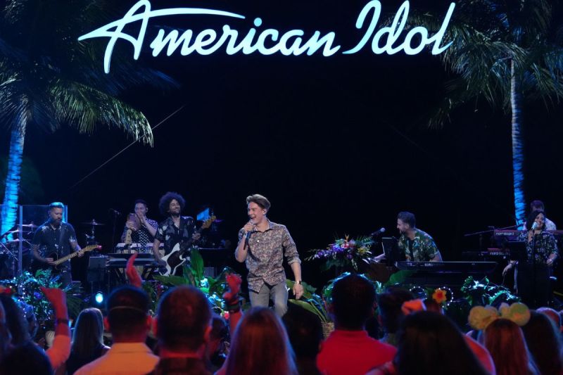 embarrassing-singer-from-abc-reality-show-refunds-tickets-after-disaster-concert