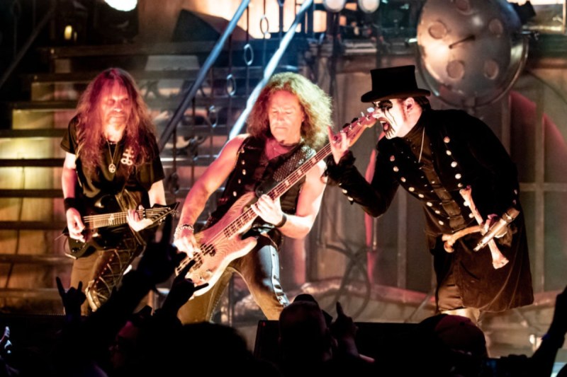 iconic-metal-star-falls-ill-cancels-multiple-concerts