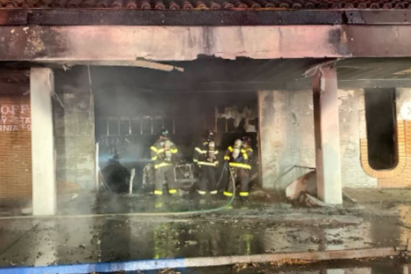 late-nfl-stars-brother-arrested-after-he-crashes-vehicle-into-local-post-office