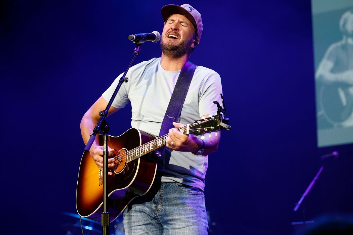 Lawsuit Update After Fan Suffers Brain Injury at ‘American Idol’ Judge’s Concert