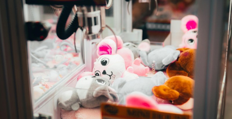 Ohio Child Stuck In Claw Machine Gets Rescued, Caught On Video