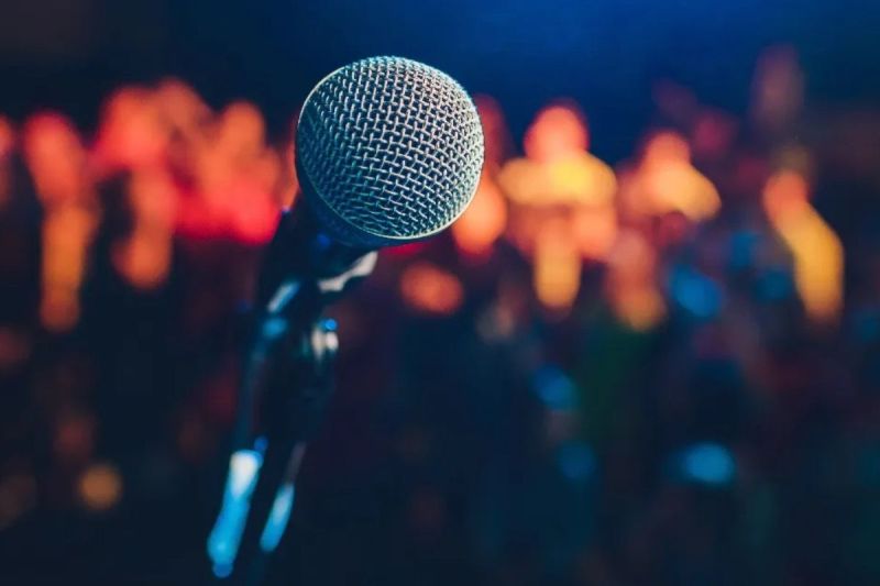 pop-rb-singer-comes-out-as-bisexual