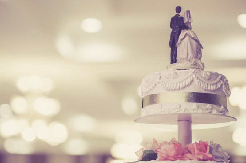 pop-singer-ties-the-knot-in-malta