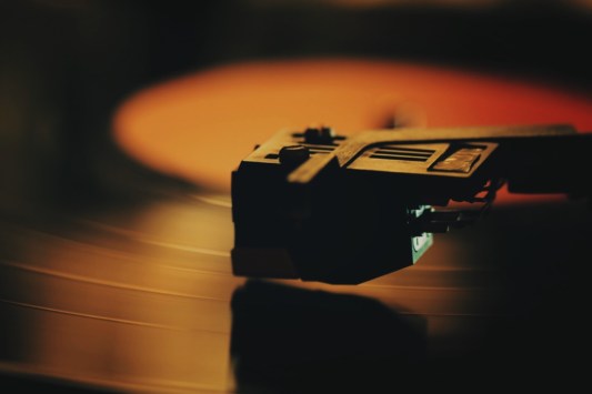 popular-90s-dj-dies-after-brain-tumor-diagnosis-peers-mourn-eamon-downes