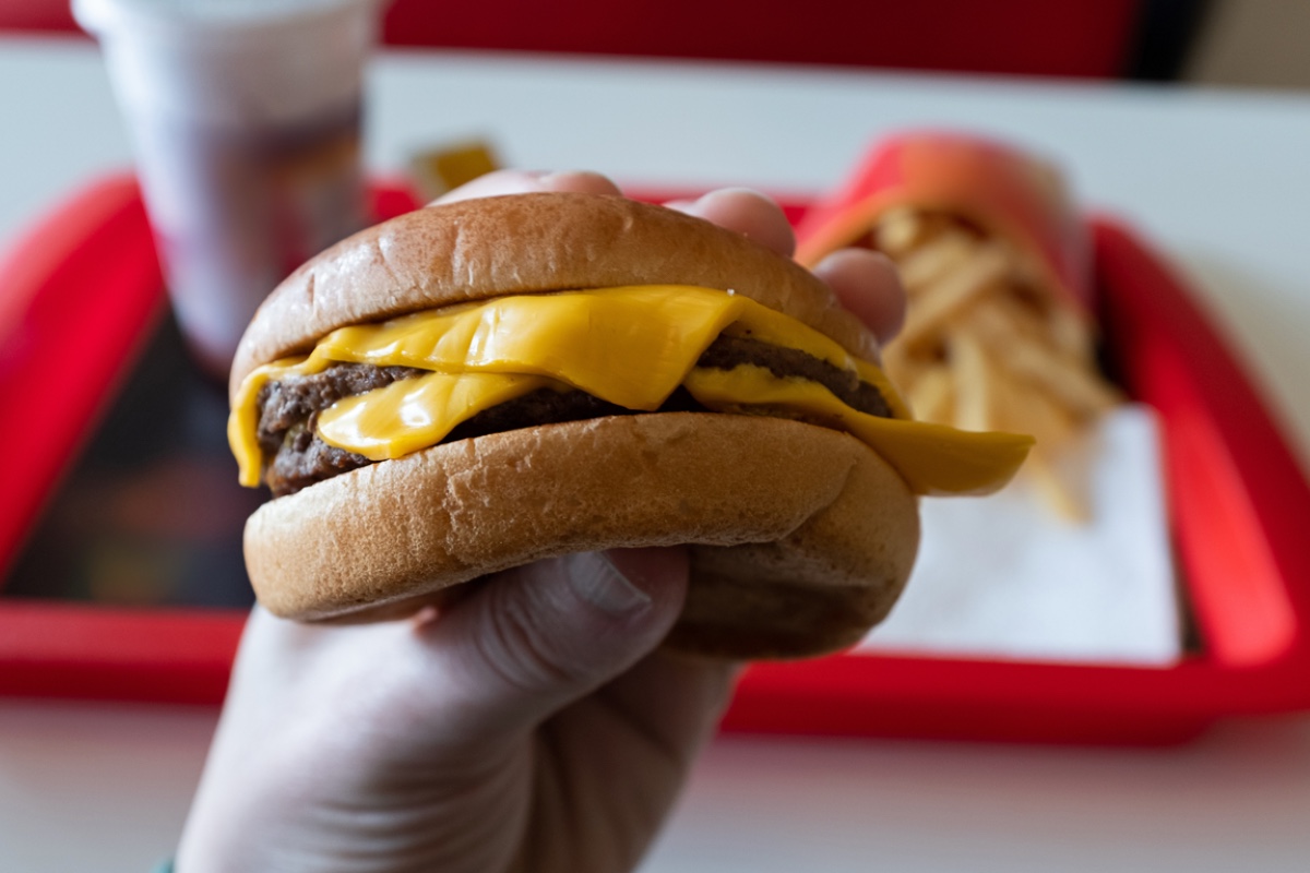 Major Hamburger Restaurant Chain Considering Closures of 70 Locations