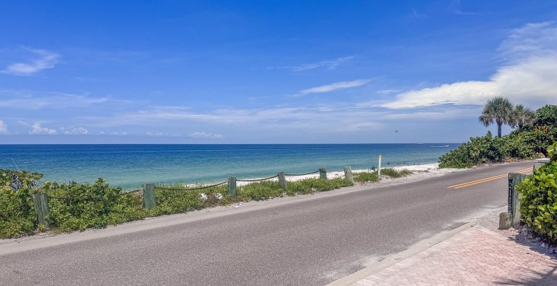 Rare Bacteria Kills 4 Florida Beachgoers This Year