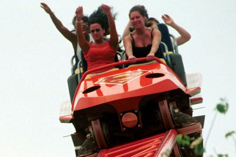six-flags-theme-park-pushes-back-rollercoaster-debut-to-2025
