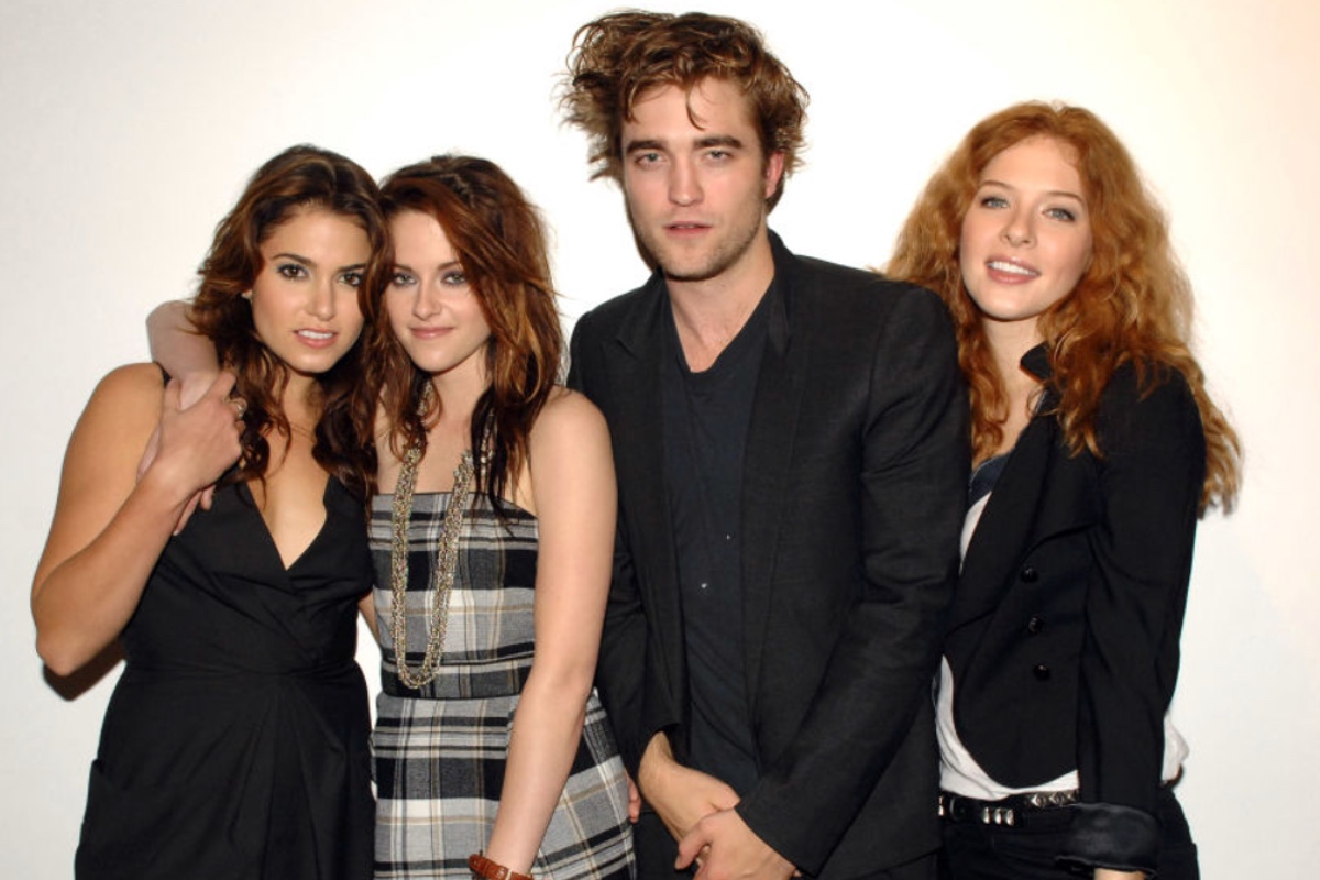 twilight-star-poses-poolside-in-new-photos