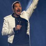 911-call-lionel-richie-home-police