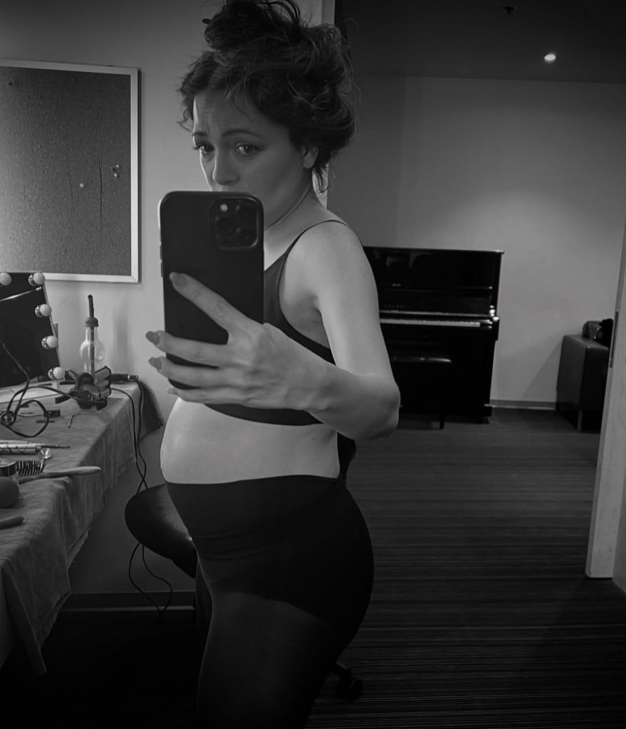 acclaimed-singer-songwriter-pregnant-at-41