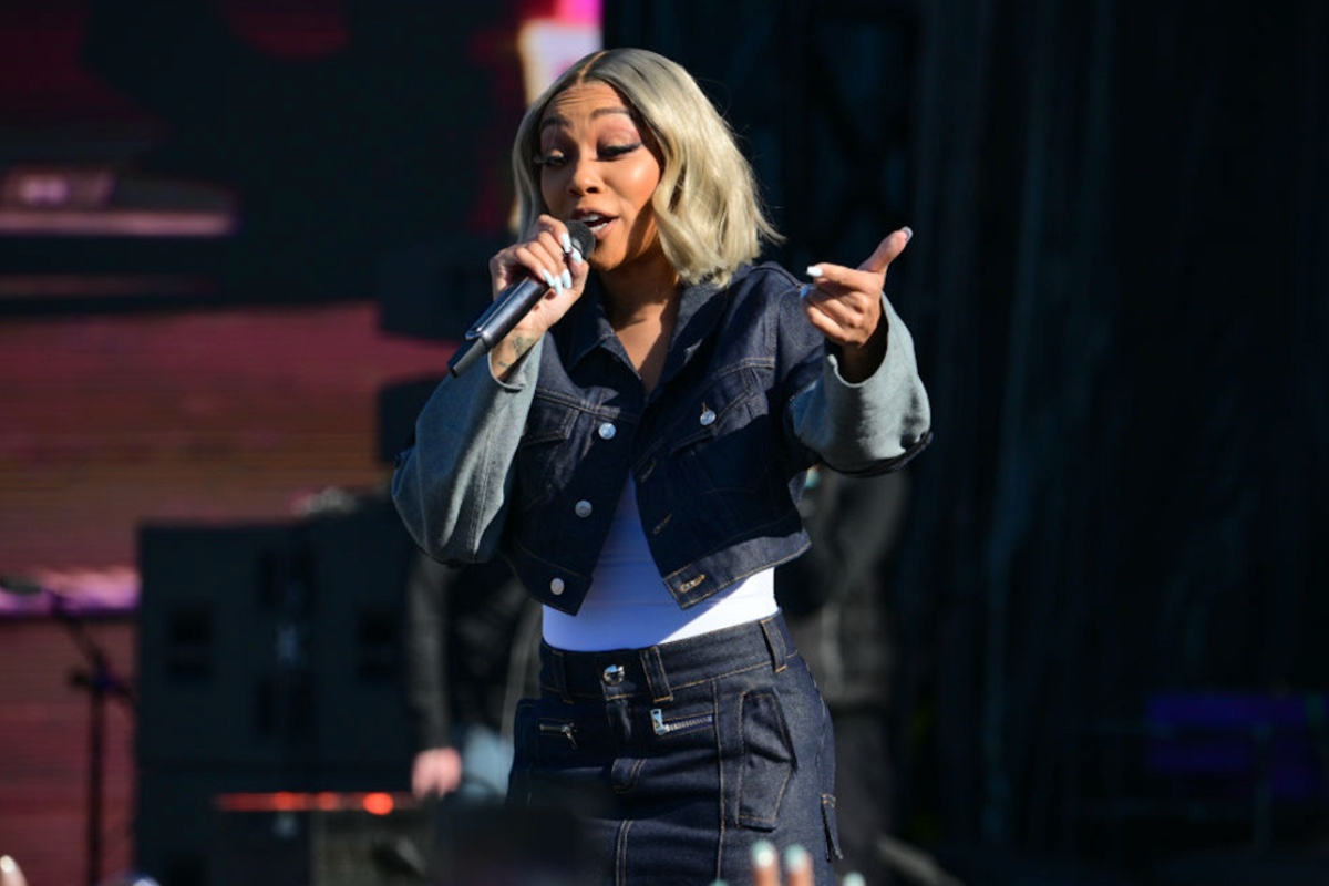 an-rb-legend-possibly-just-tied-the-knot