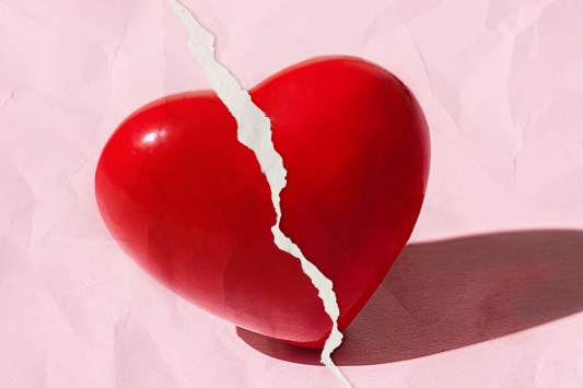 arrow-and-hawaii-five-0-actress-files-for-divorce-after-12-year-marriage