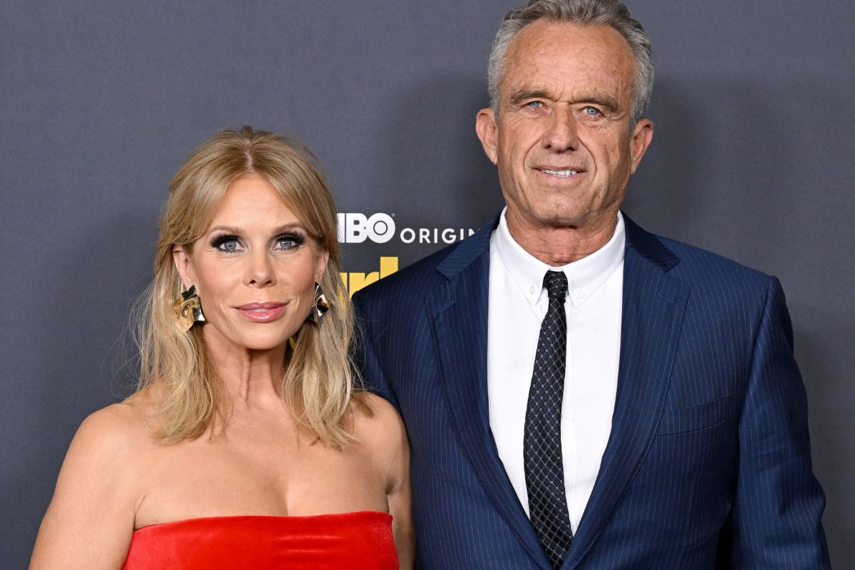 cheryl-hines-addresses-rumors-about-her-marriage-to-rfk-jr-following-2024-texting-scandal