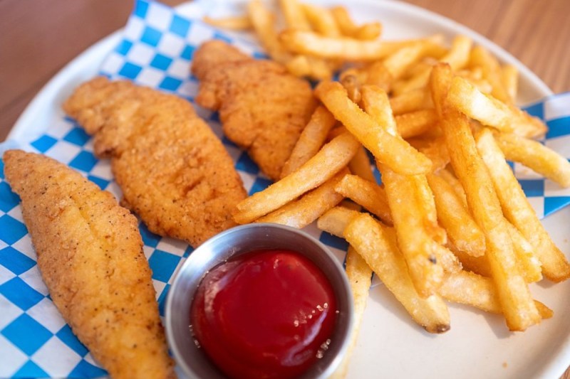 fan-favorite-chicken-restaurant-chain-expanding-this-fall