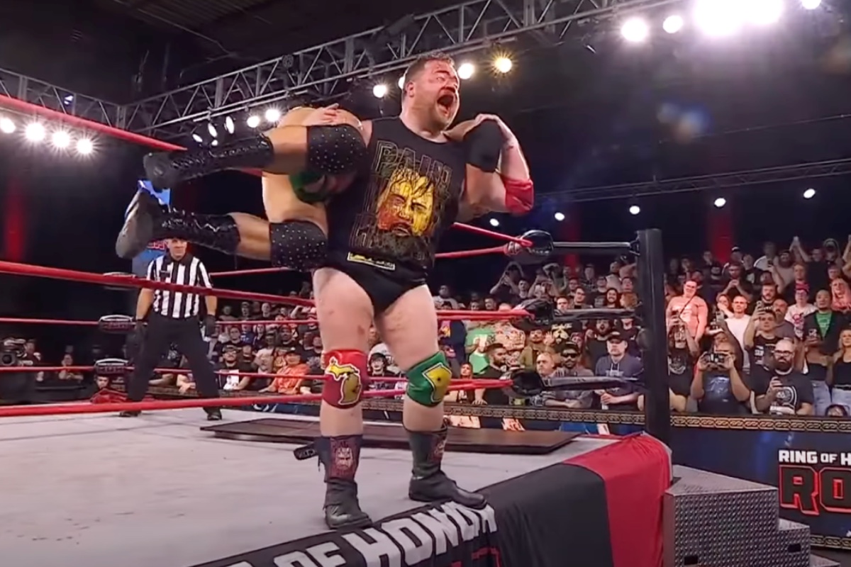 fantastic-four-actor-turns-wrestler-smashes-opponent-through-table-in-ppv-match