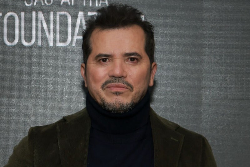 john-leguizamo-felt-humiliated-starring-opposite-harrison-ford-in-an-early-role