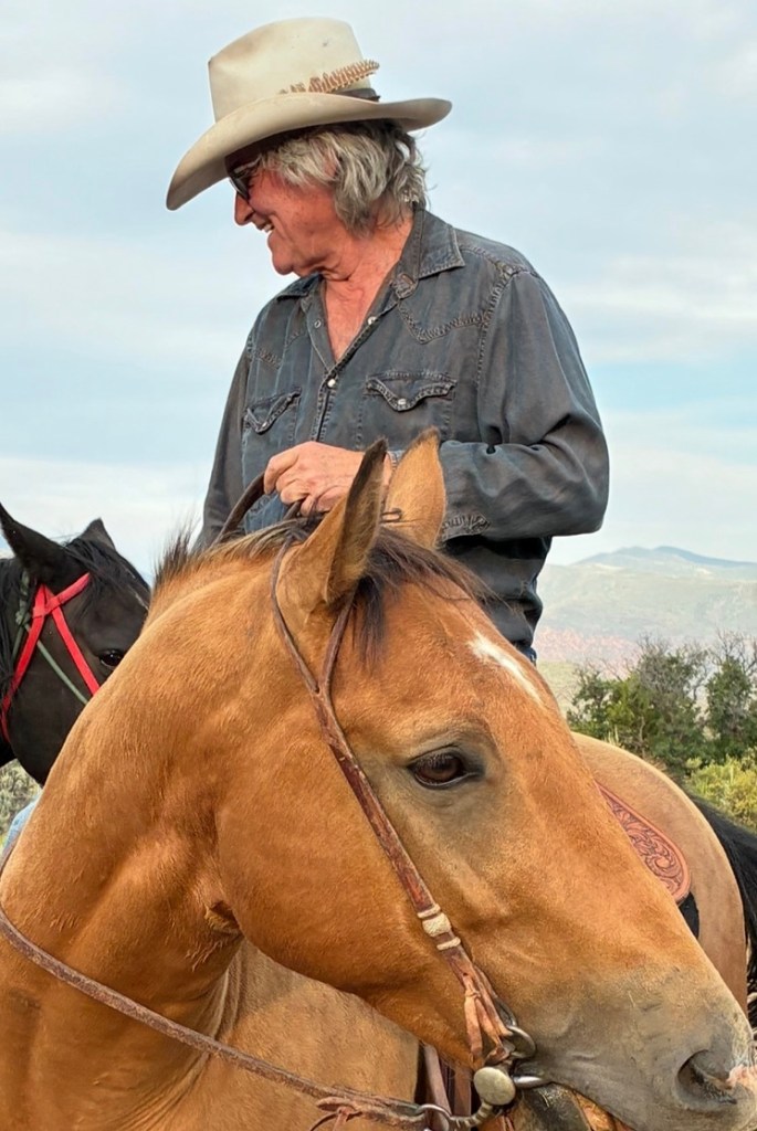 kate-hudson-rocks-bold-two-piece-in-new-photos-so-long-sweet-summer