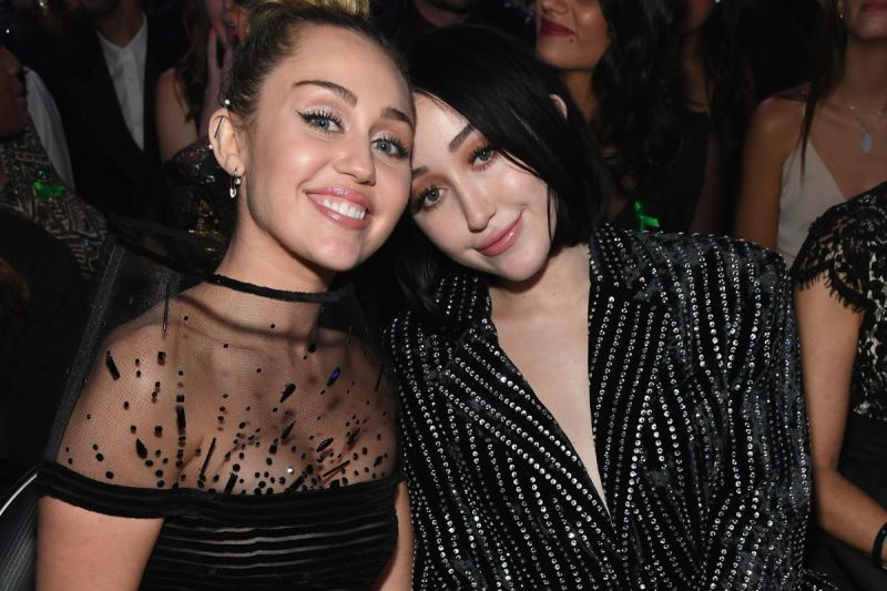 noah-cyrus-dubs-miley-a-great-role-model-while-sharing-the-lessons-shes-learned-from-her-big-sister