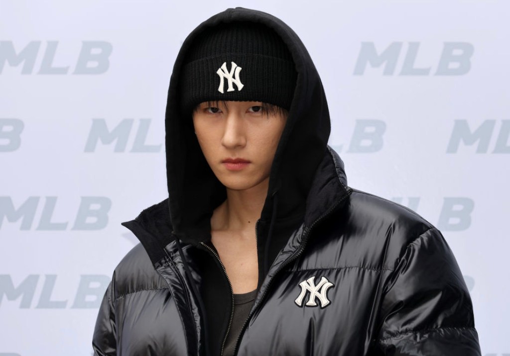 pop-music-star-stricken-with-back-pain-cancels-festival-performance