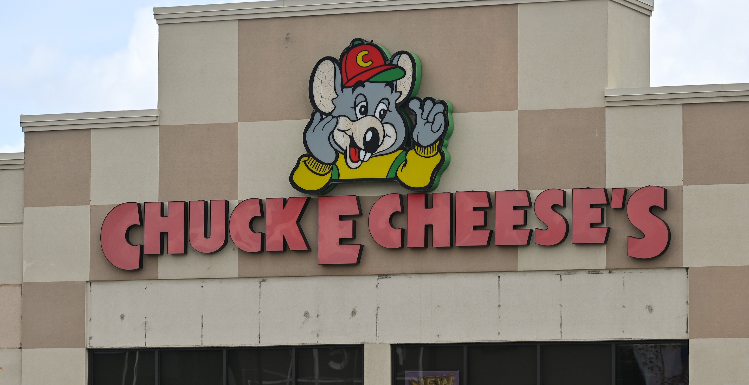 Woman Gets Stuck Inside of Chuck E. Cheese Game