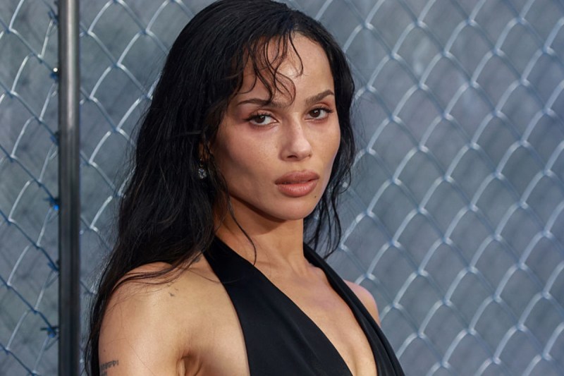 zoe-kravitz-abruptly-exits-movie-premiere-red-carpet-heres-why