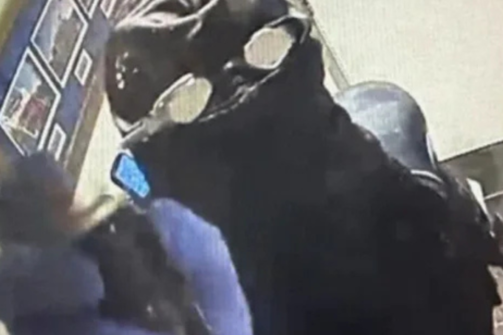 Disney World robber scuba