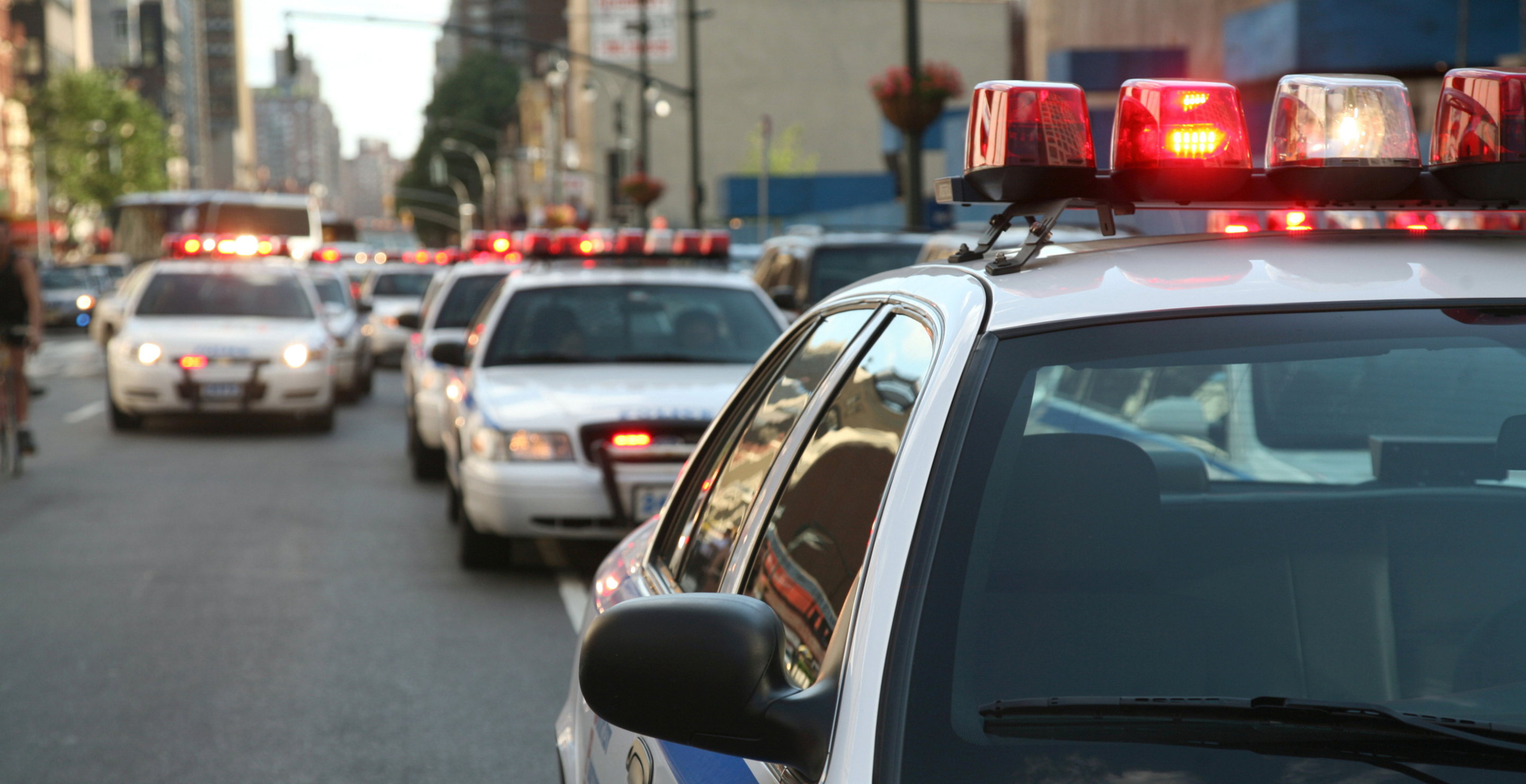 Jewelry Thieves Make Off With More Than $1 Million In California See Wild Video Of Huge Mob