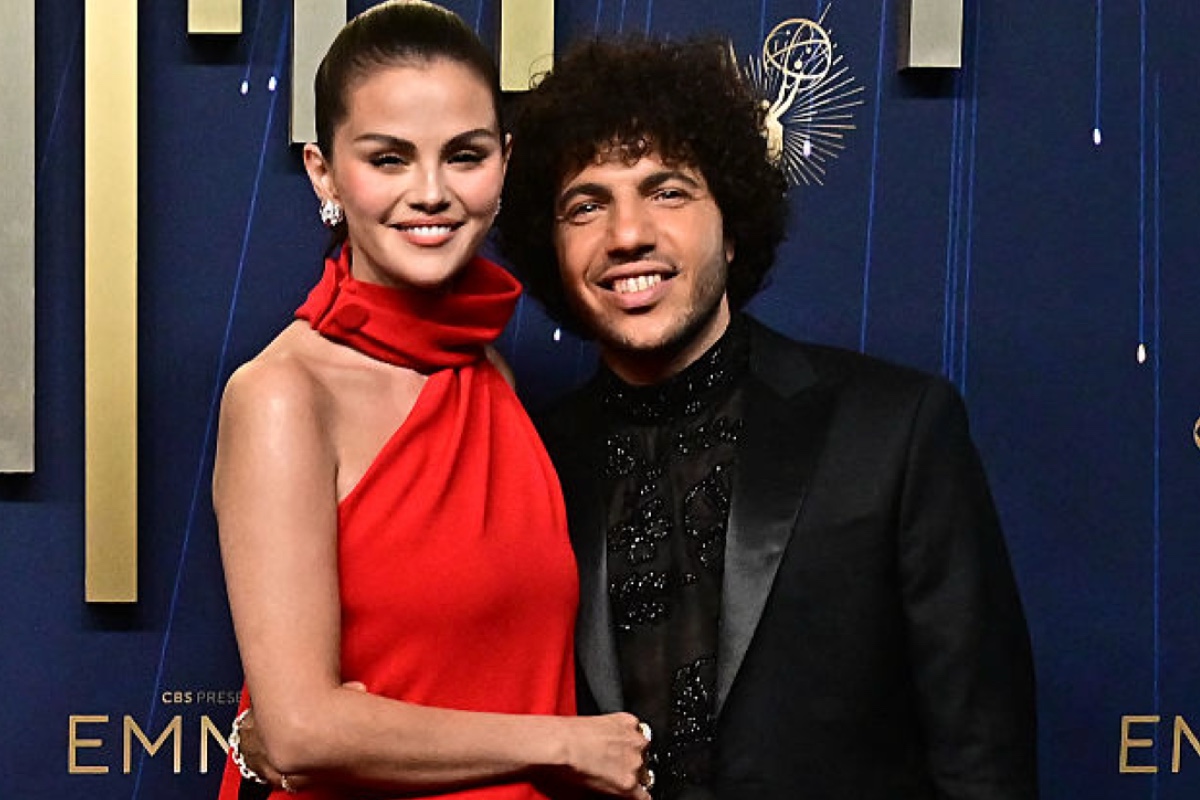 Selena Gomez Posts Swim Outfit Shots During Getaway With Benny Blanco