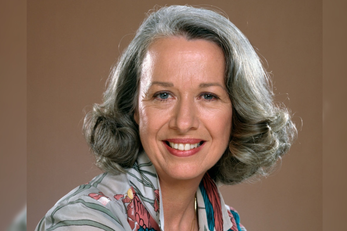 cbs-sitcom-legend-dies-of-pneumonia-polly-holliday-was-88