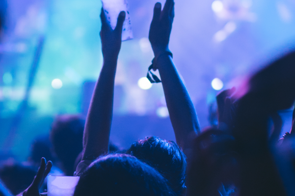 pop-singer-comes-out-as-trans