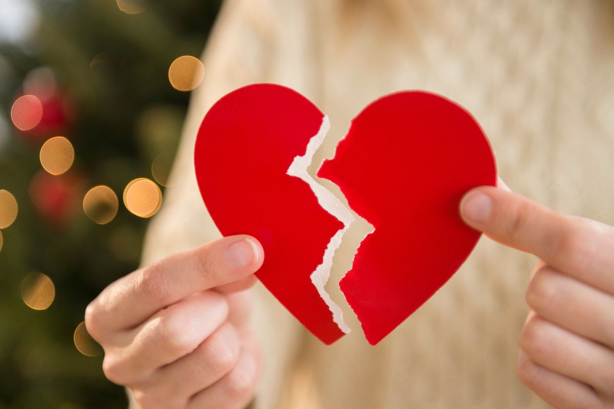 popular-singer-declares-its-a-stupid-step-to-get-married