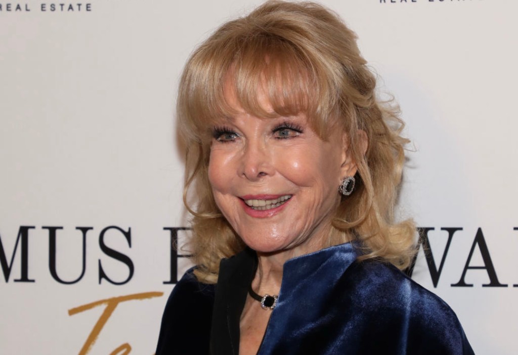 star-of-classic-nbc-sitcom-once-broke-her-co-stars-tooth-mid-scene