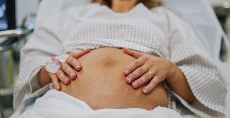 Tennessee Mom Pregnant With Twins Jumps From Second Floor To Escape Fire