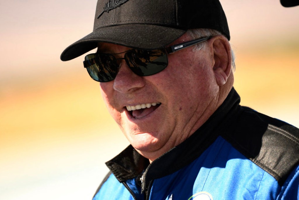 william-shatner-rushed-to-hospital-via-ambulance