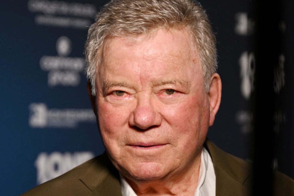 william-shatner-rushed-to-hospital-via-ambulance