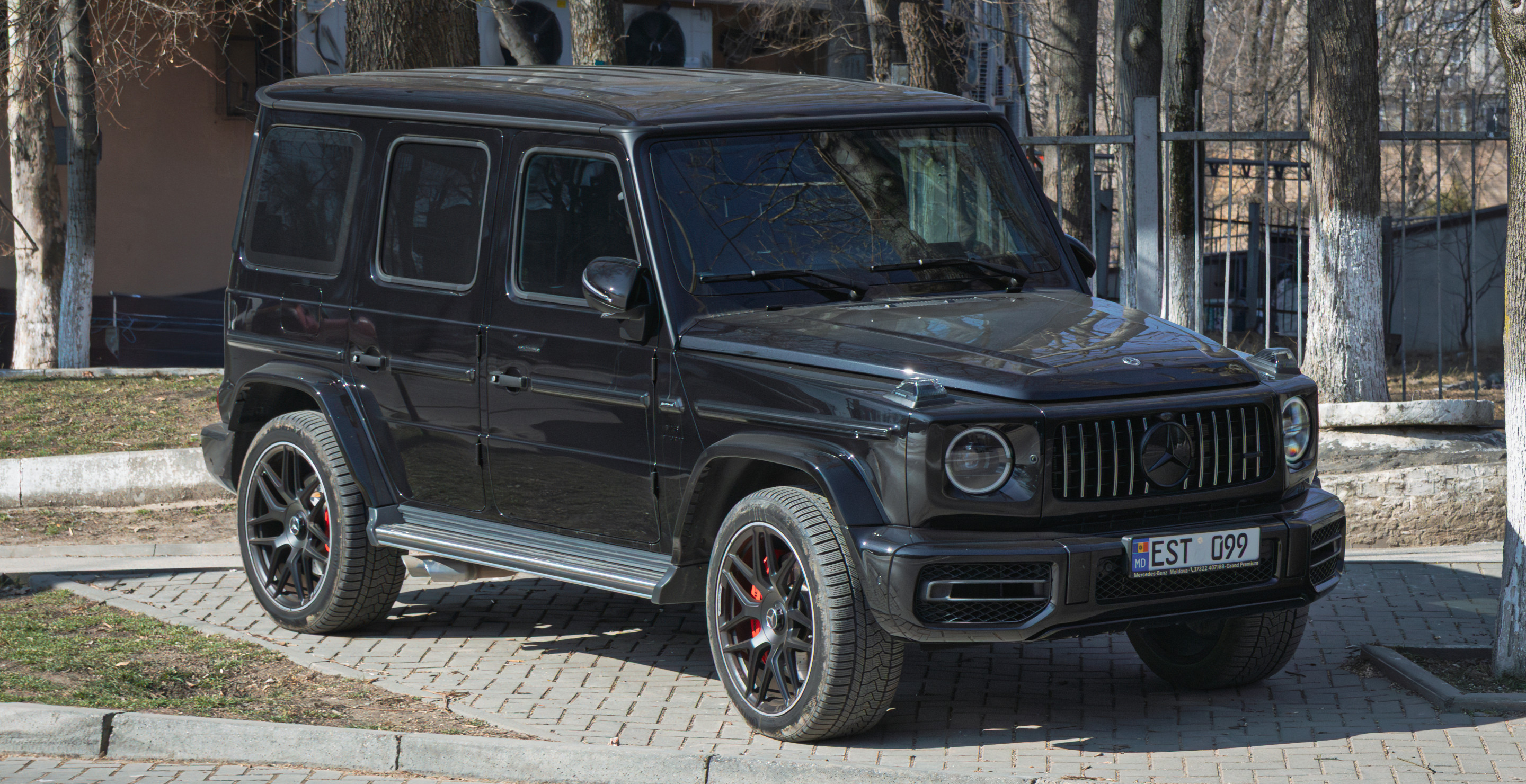 21-Year-Old Son Of Lawyer Accused Of Mowing Down police In Mercedes