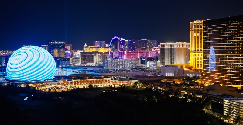 Headlining Comedian Suddenly Ends Las Vegas Residency After Nearly 2 Decades