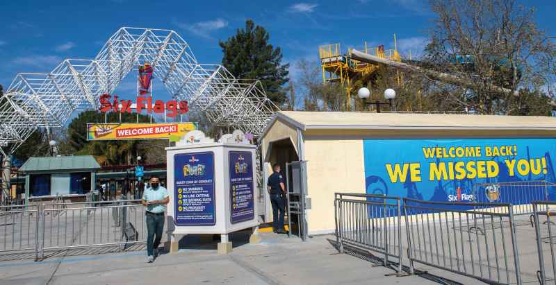 Six Flags Magic Mountain Entrance
