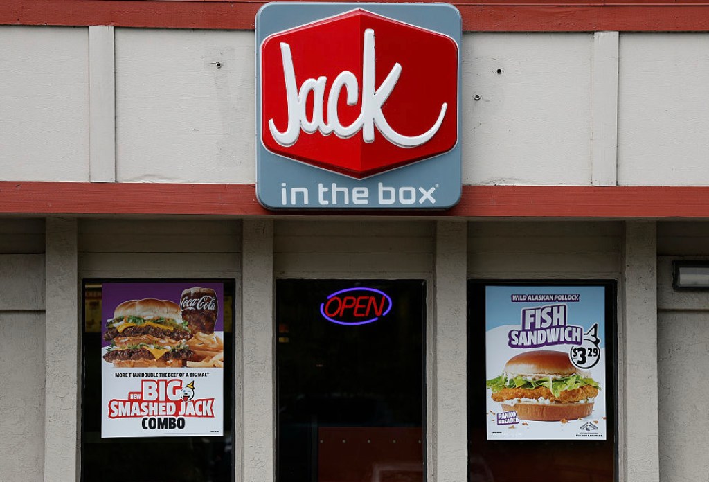 a-fast-food-chain-with-more-than-550-restaurants-just-got-sold-off-