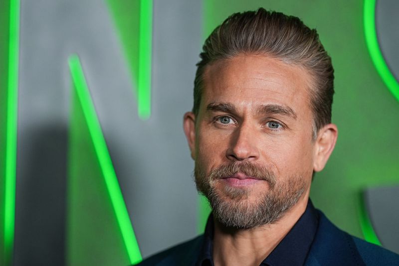 charlie-hunnam-suffered-a-serious-back-injury-a-couple-of-years-ago