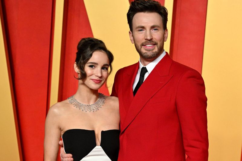 chris-evans-and-wife-alba-baptista-have-big-baby-news-to-share