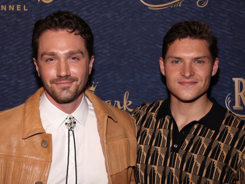 hallmark-actor-and-partner-marry-in-luxury-weekend-wedding