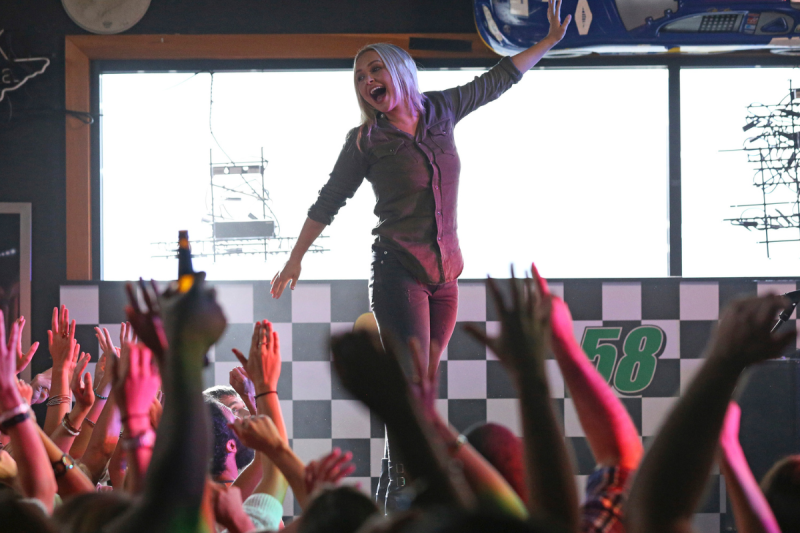 hayden-panettiere-weighs-in-on-rebooting-nashville