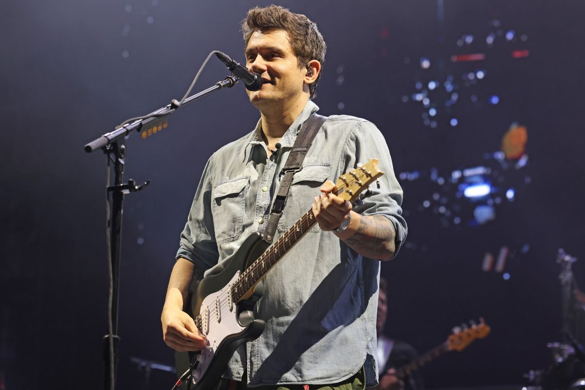 john-mayer-is-dating-an-influencer-but-its-not-serious-yet