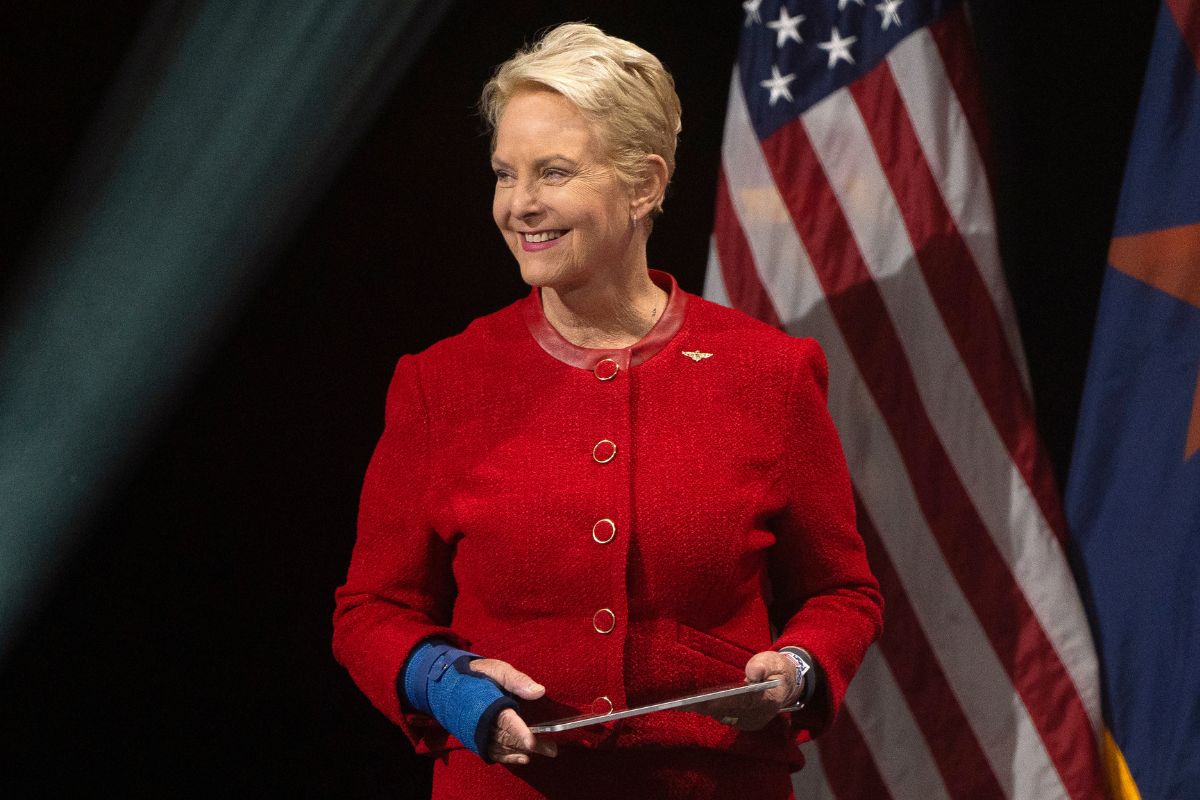 john-mccains-widow-suffers-mild-stroke