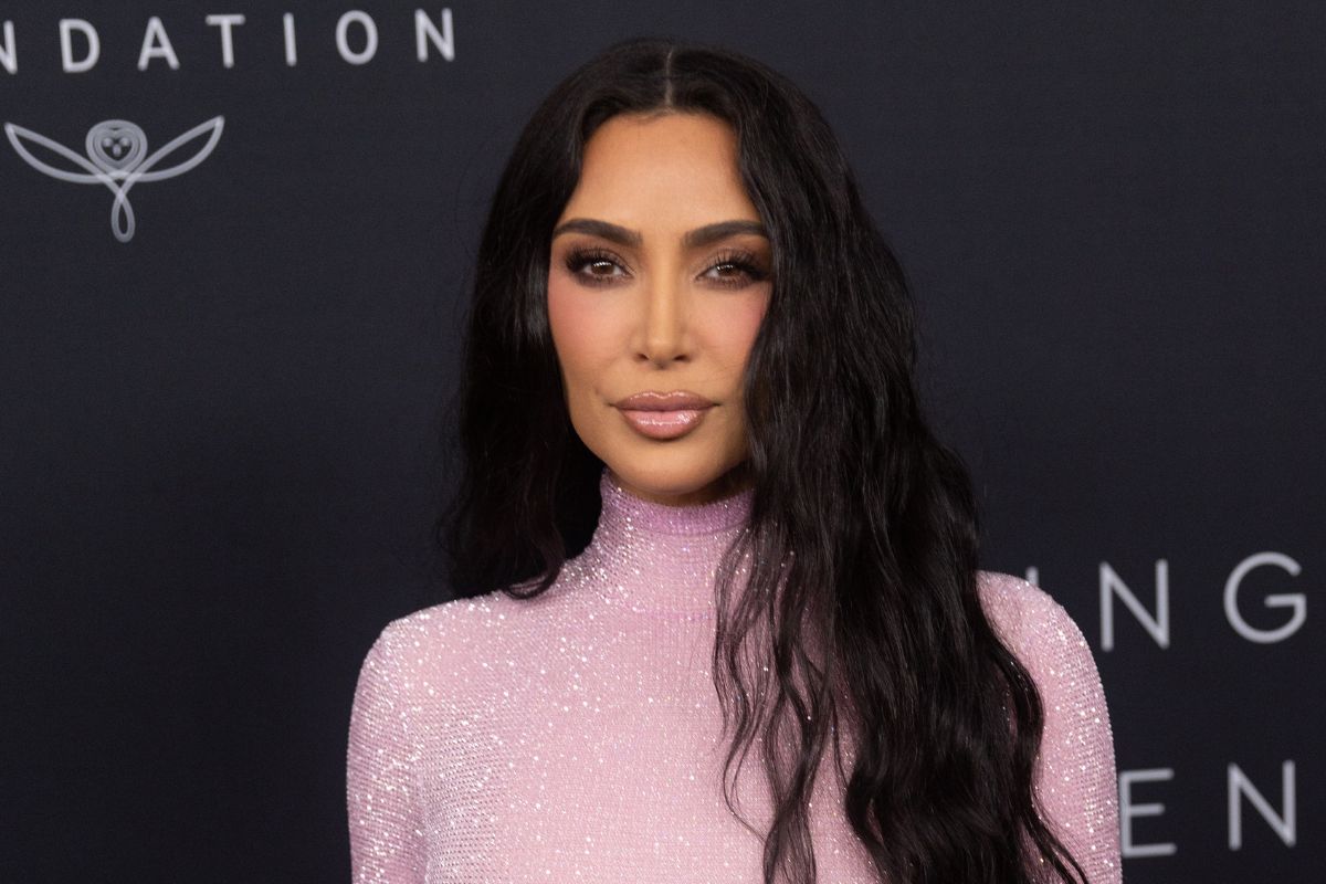 kim-kardashian-claims-someone-very-close-to-her-put-a-hit-on-her-life