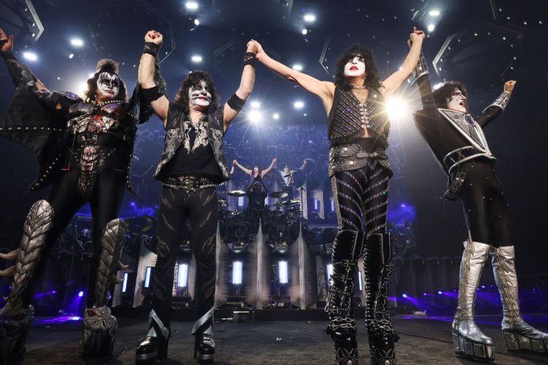 kiss-legend-crashes-car-after-passing-out-behind-the-wheel