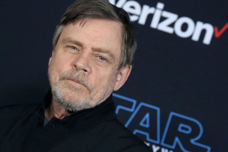 mark-hamill-reveals-he-nearly-retired-from-on-camera-acting-a-few-years-ago