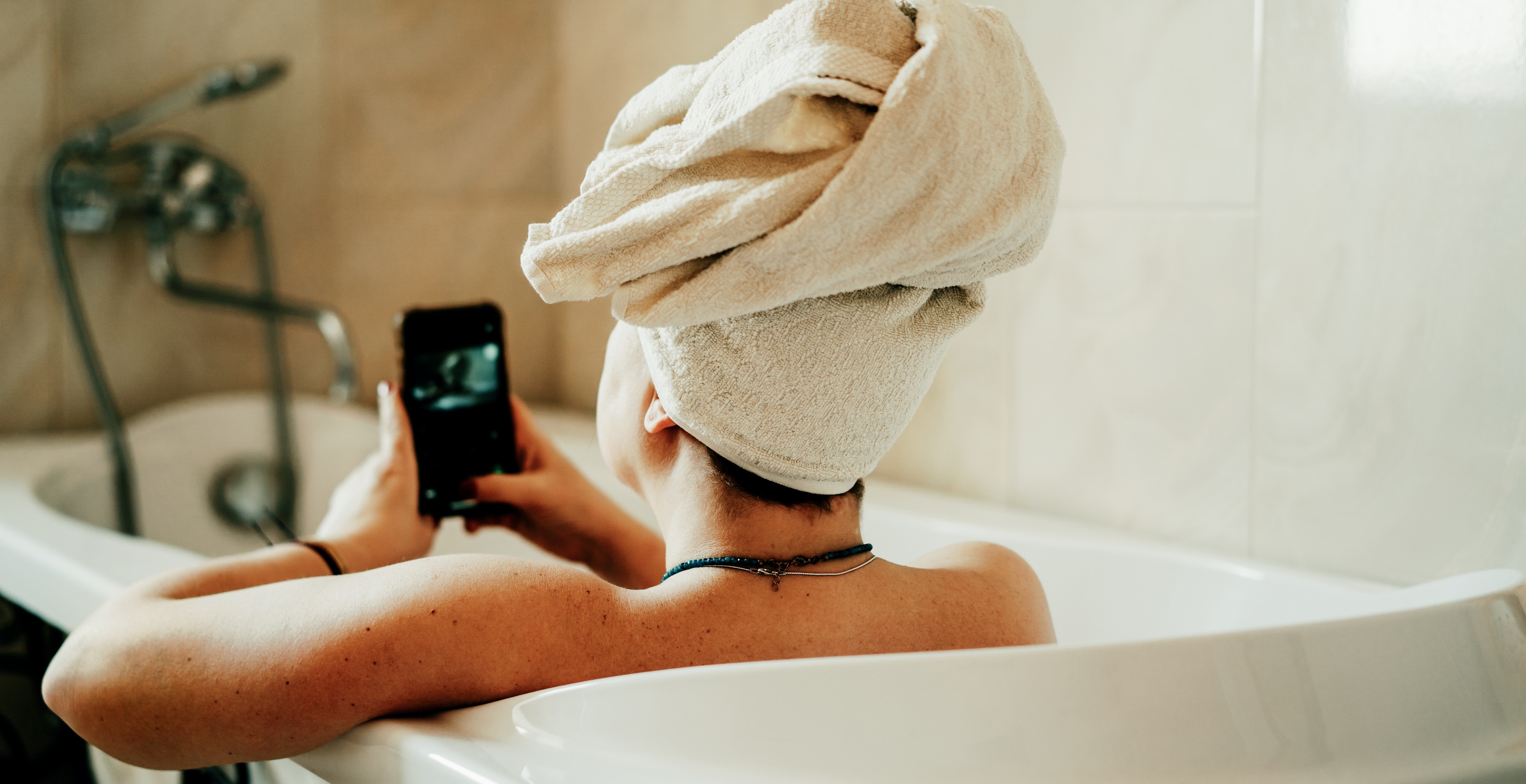 Mom Dies While Holding Charging Phone In The Bath